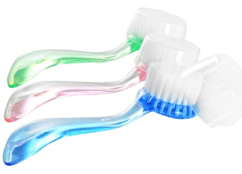 Щеточка для ногтей круглая с длинной ручкой, мягкая / Planet Nails